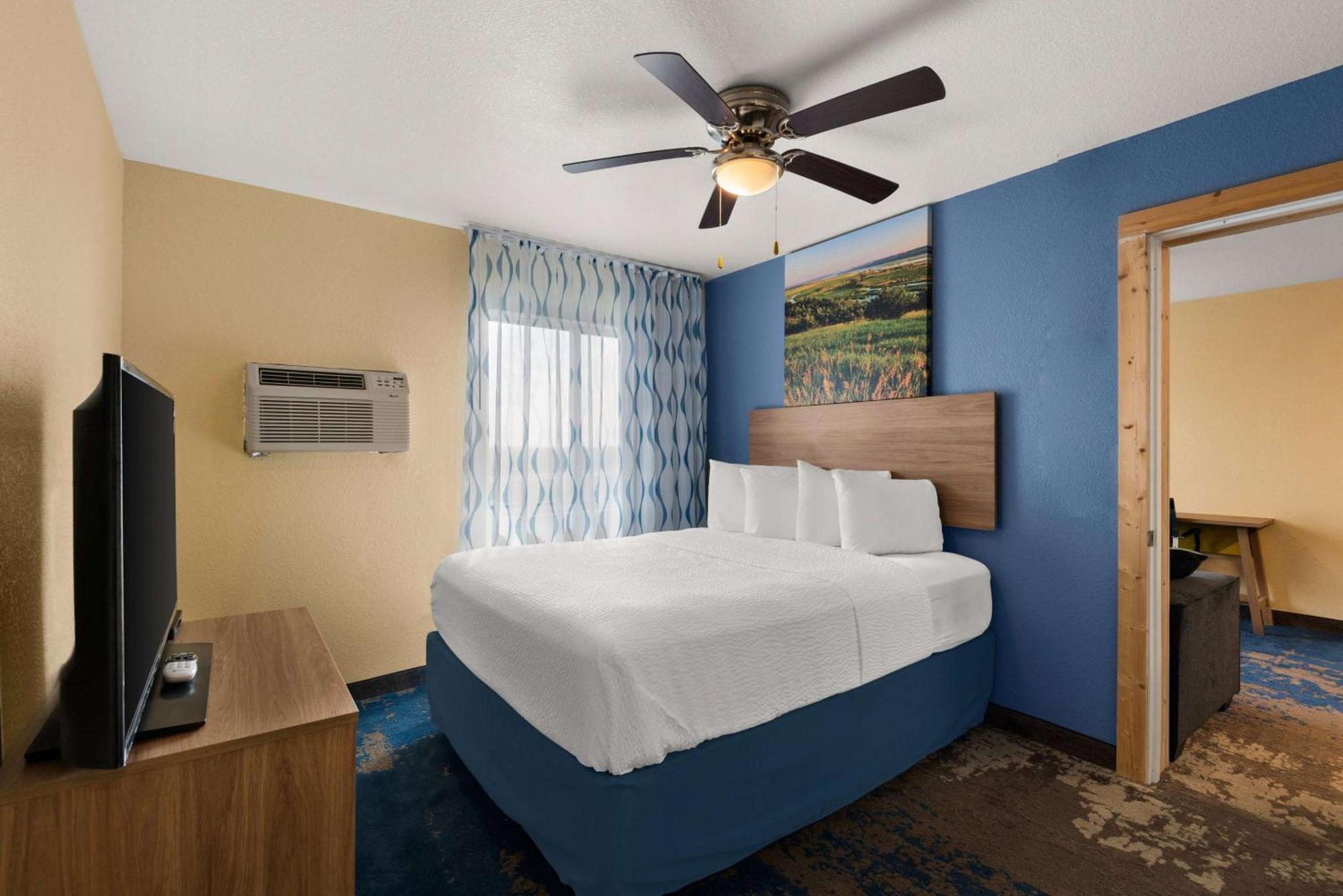 Days Inn By Wyndham Newton Exterior photo