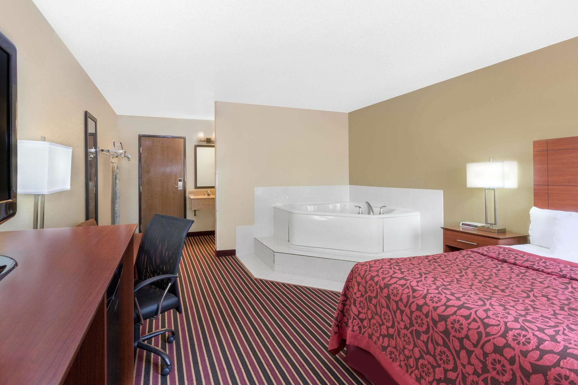 Days Inn By Wyndham Newton Exterior photo